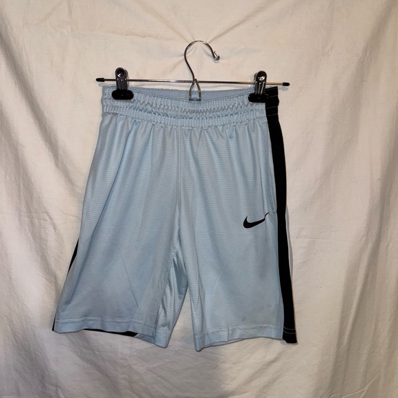 Nike athletic shorts - Picture 3 of 4